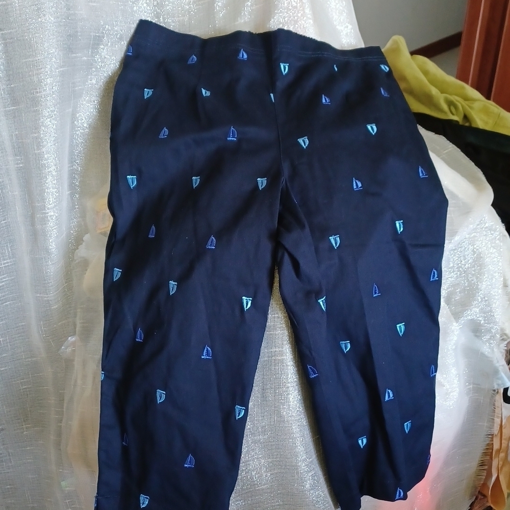 WHITE STAG BLUE SAILBOATS FLAT FRONT CAPRI PANTS SIZE 14